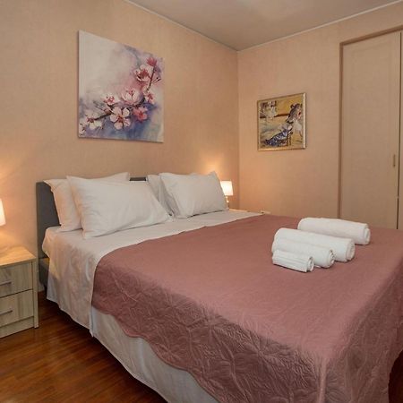 Exceptional Villa In Voula Near The Sea アテネ エクステリア 写真