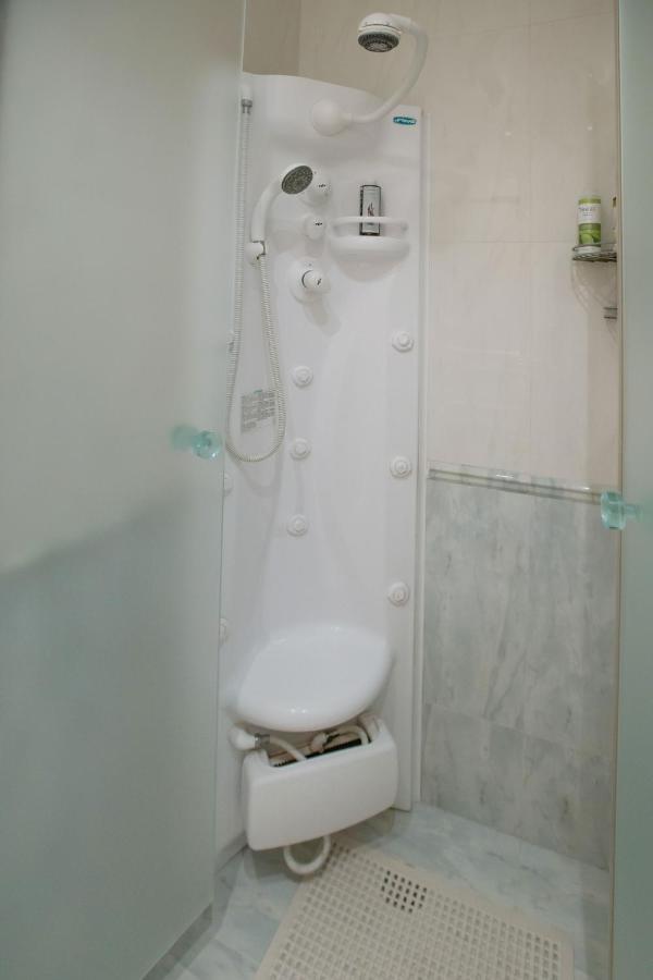 Exceptional Villa In Voula Near The Sea アテネ エクステリア 写真