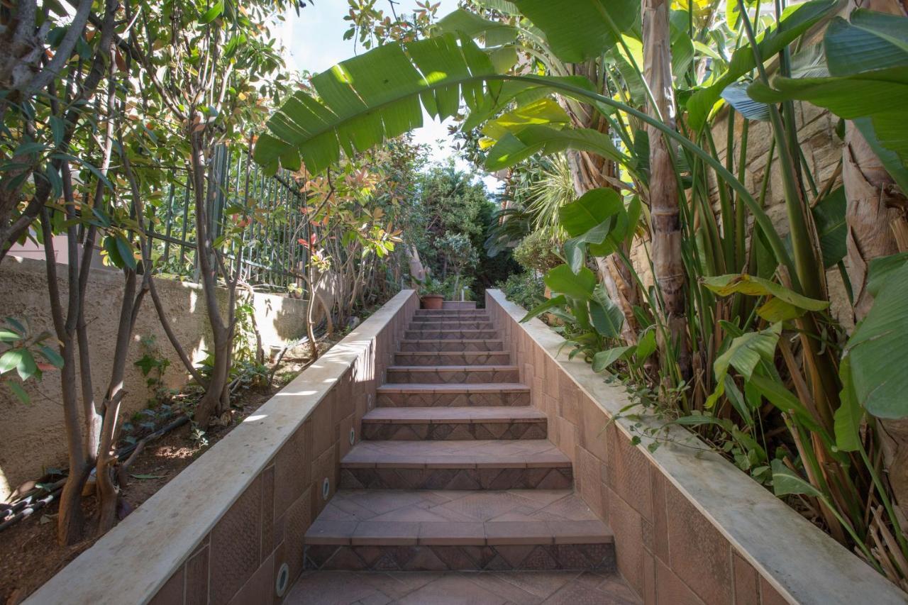Exceptional Villa In Voula Near The Sea アテネ エクステリア 写真