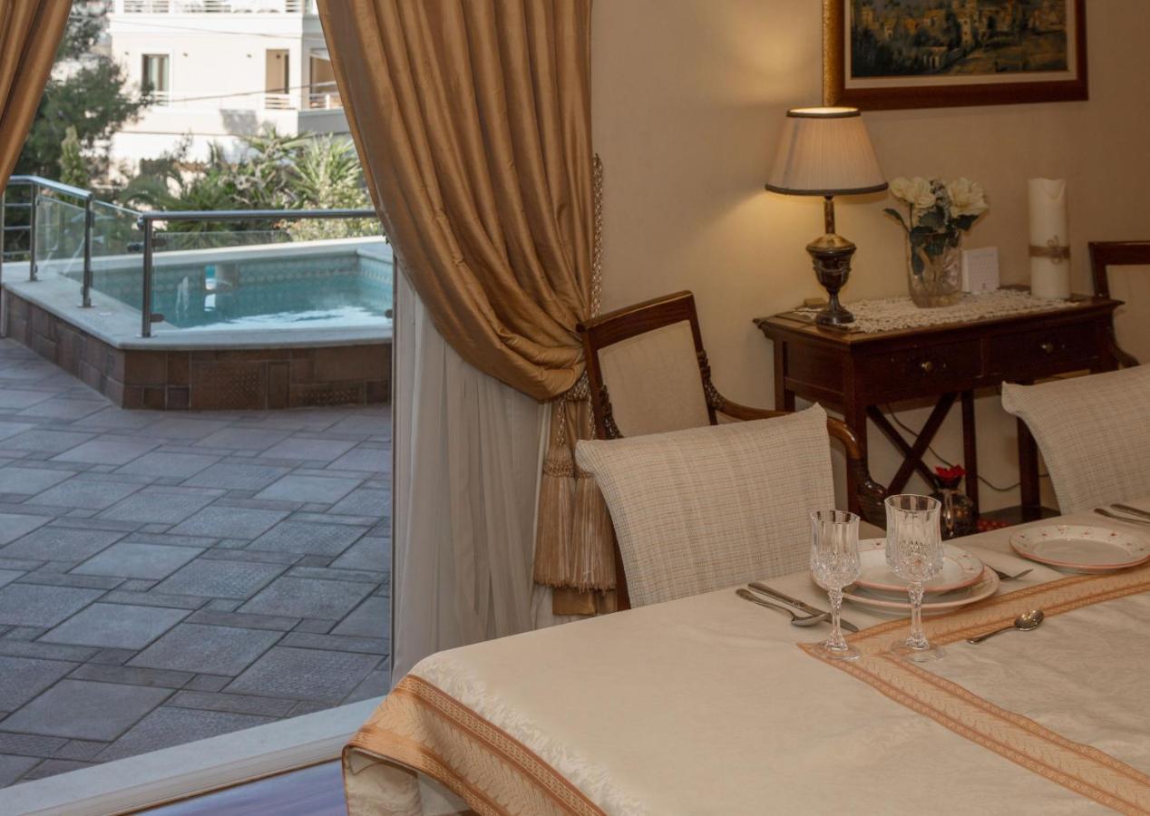 Exceptional Villa In Voula Near The Sea アテネ エクステリア 写真