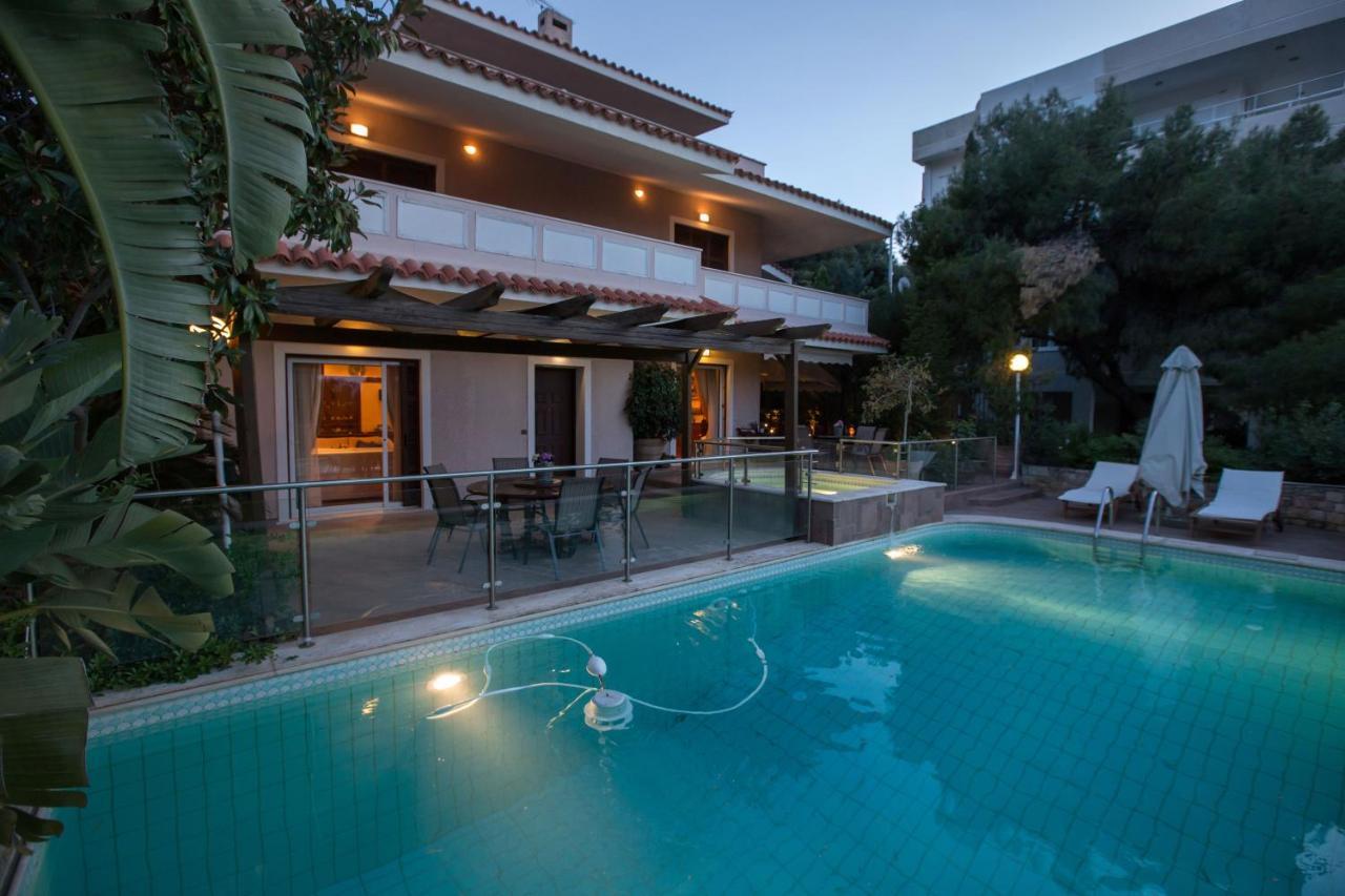 Exceptional Villa In Voula Near The Sea アテネ エクステリア 写真