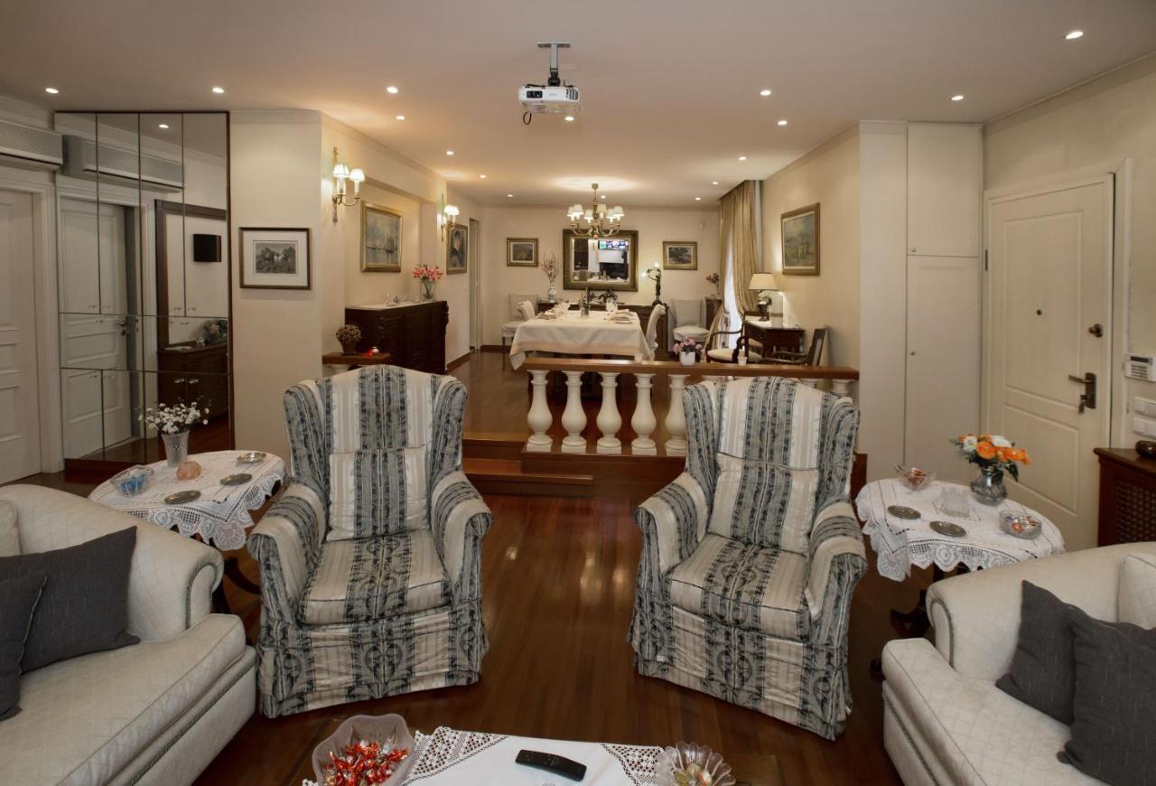 Exceptional Villa In Voula Near The Sea アテネ エクステリア 写真