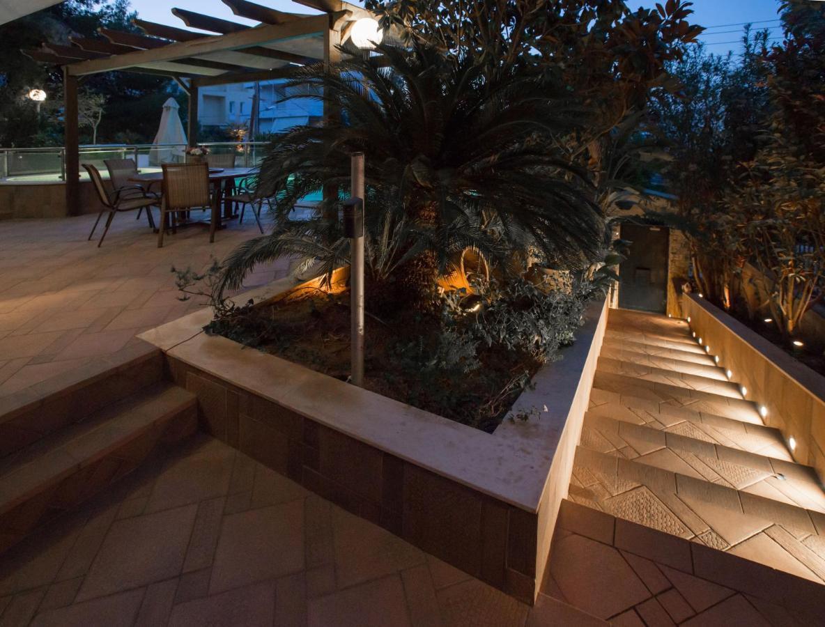 Exceptional Villa In Voula Near The Sea アテネ エクステリア 写真