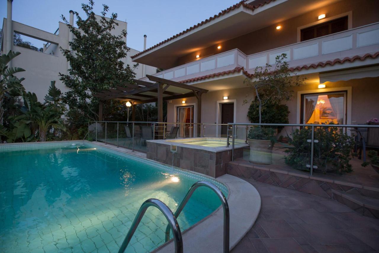Exceptional Villa In Voula Near The Sea アテネ エクステリア 写真